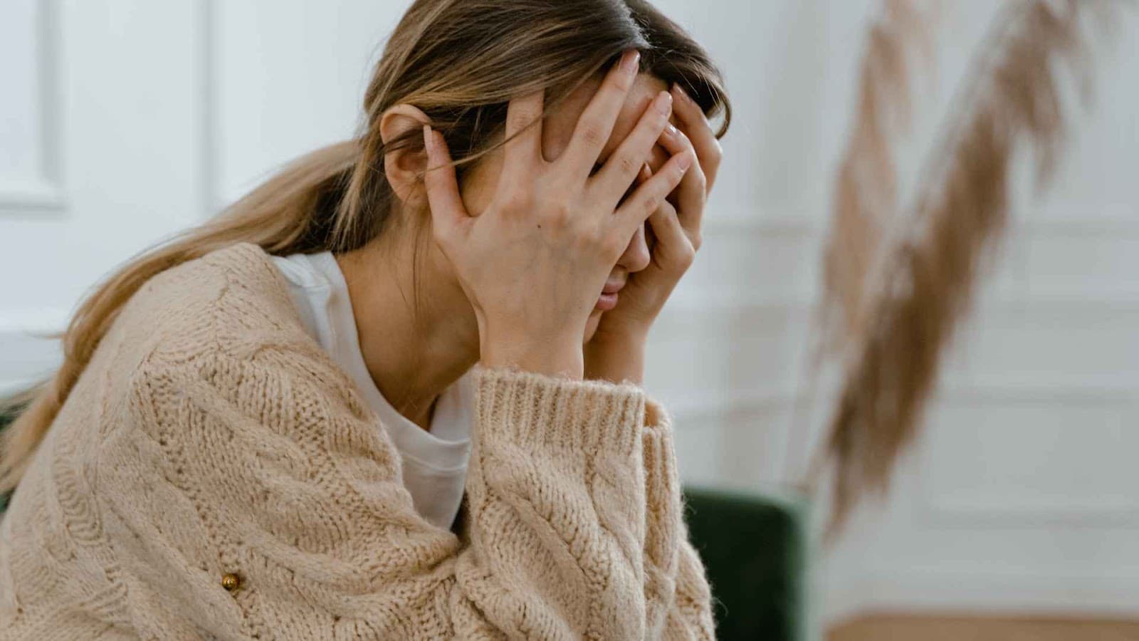 Kenali ‘Emotional Burnout’: Saat Tubuh Sehat tapi Hati Lelah | Kita Sehat