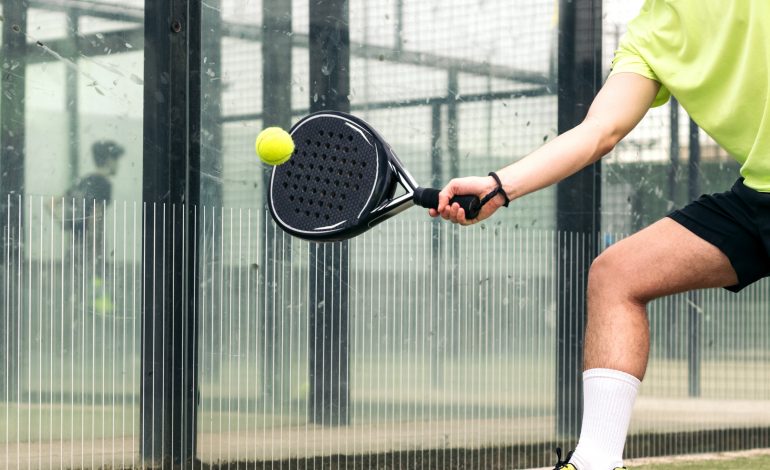 Dampak Kesehatan dari Olahraga Padel: Antara Manfaat dan Risiko Cedera