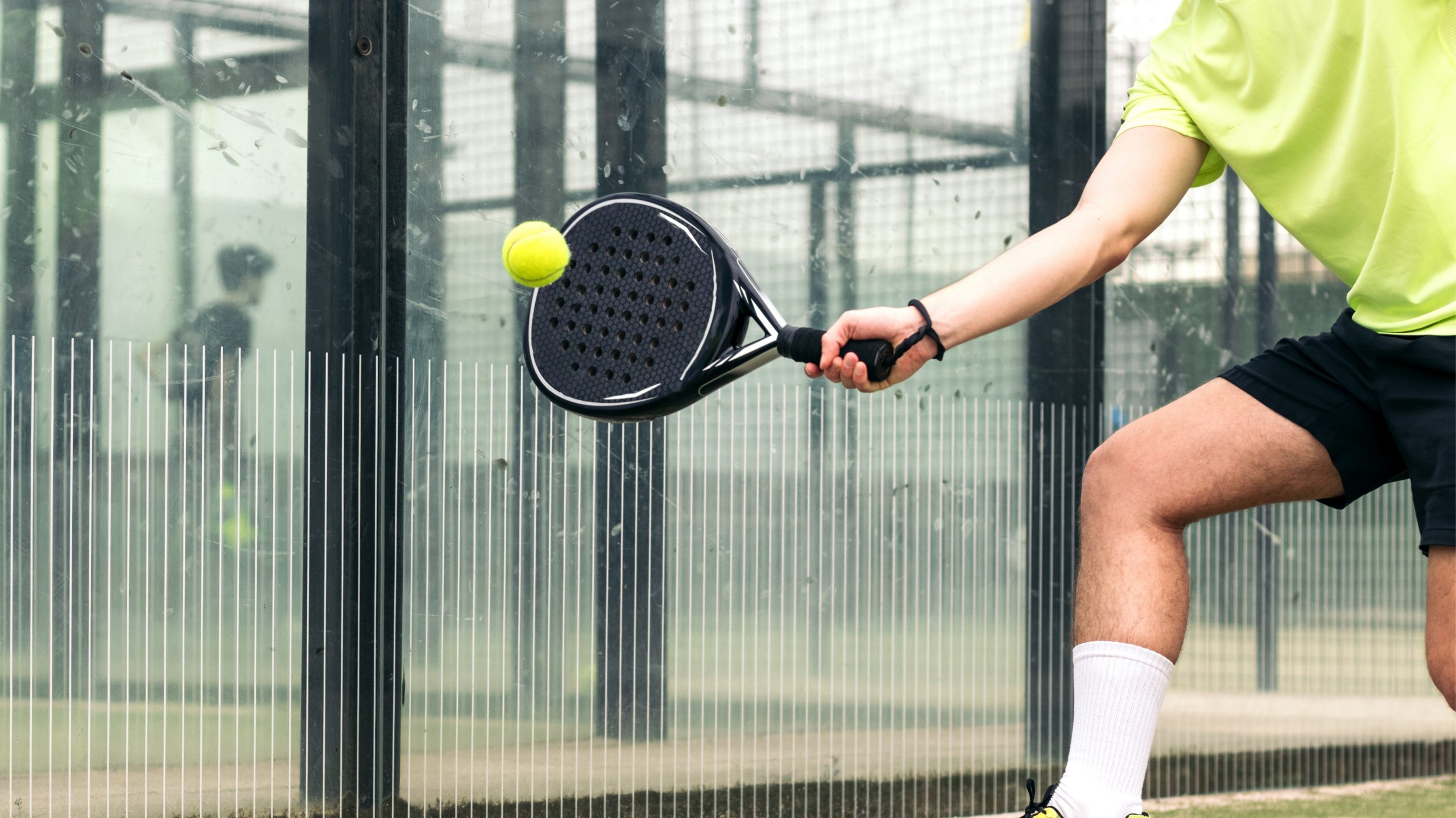 Dampak Kesehatan dari Olahraga Padel: Antara Manfaat dan Risiko Cedera